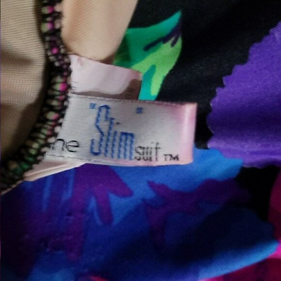 THE SLIMSUIT Vintage Hawaiian Floral Plus Size One-Piece Swimsuit Women's Sz 16 - Picture 3 of 4